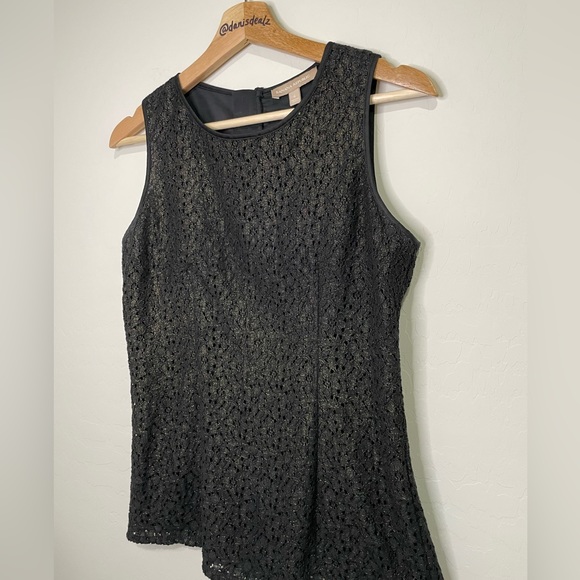 Banana Republic Black and Gold Lace Sleeveless Top with Back Zipper Detail - Picture 7 of 8